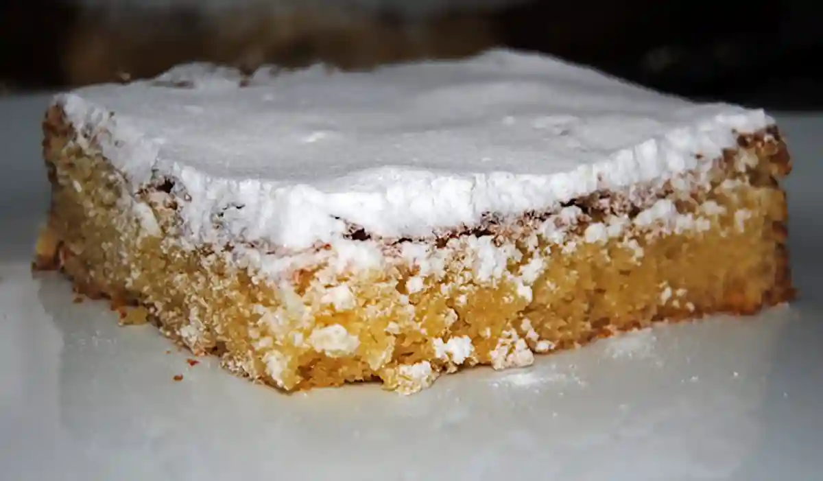 Imagen de la torta Caprese al limón y Chocolate Blanco