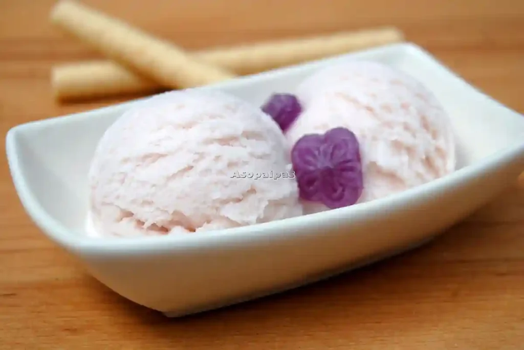 Imagen del helado de caramelos violeta