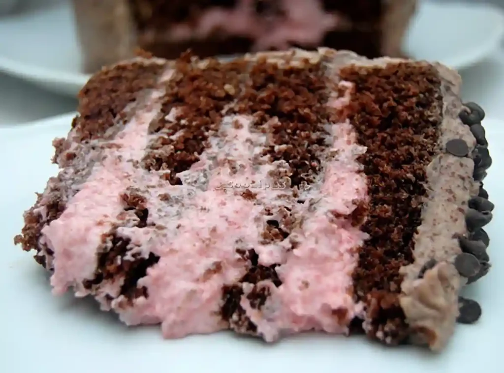 Imagen de la Tarta de Chocolate, mousse de fresa y Frosting de Chocolate